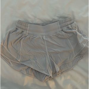 WHITE HOTTY HOTS 2.5 SIZE 4